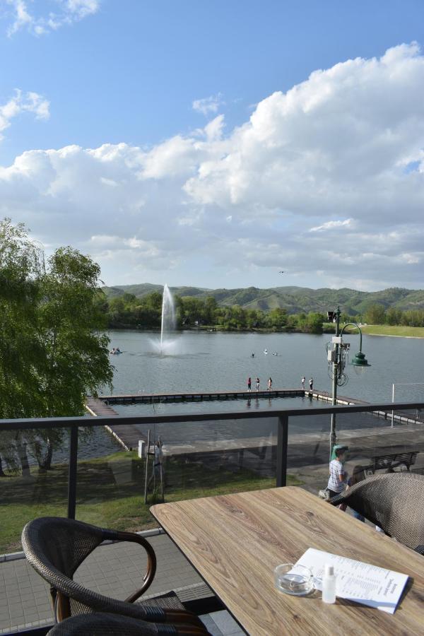 Hotel Prenociste Srebrno Jezero Veliko Gradište Exterior foto