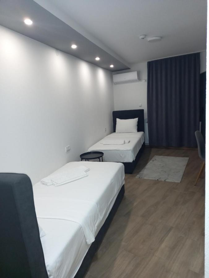 Hotel Prenociste Srebrno Jezero Veliko Gradište Exterior foto